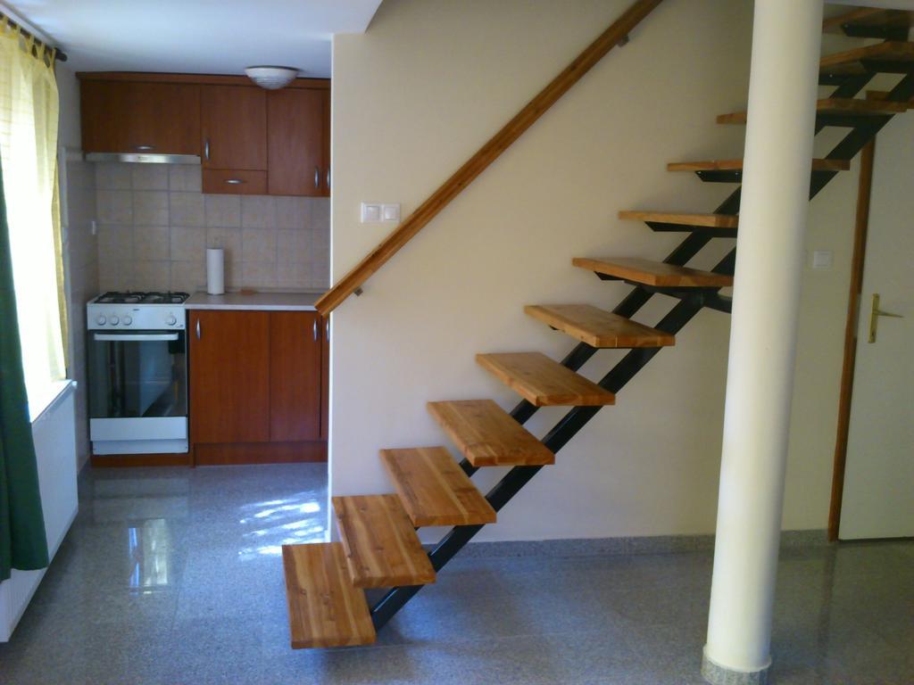 Agave Apartman Sarvar Bagian luar foto